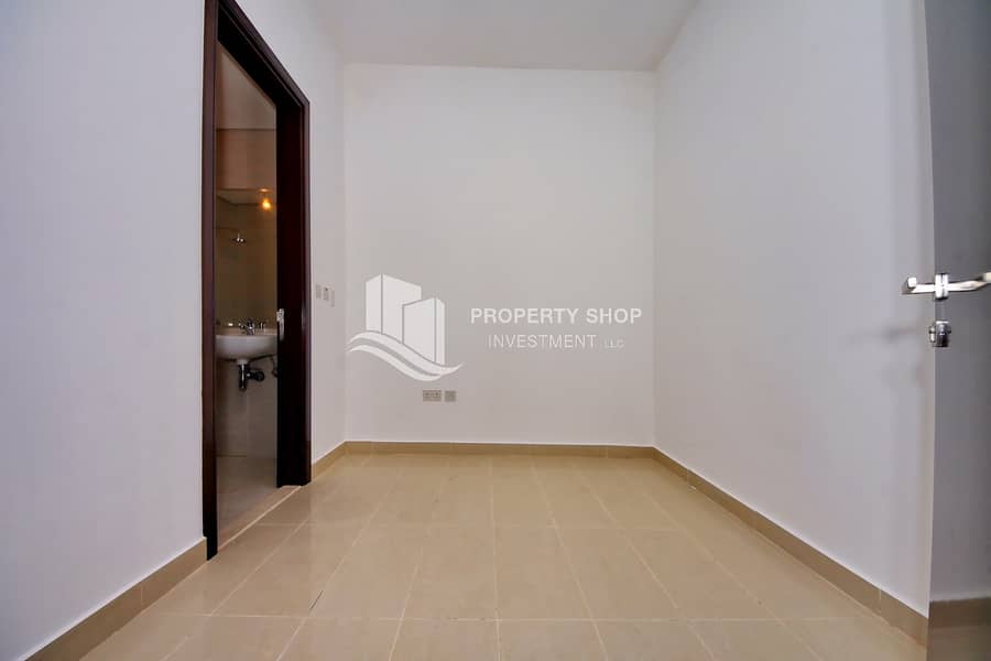11 2-br-apartment-abu-dhabi-al-reem-island-marina-square-mag-5-residences-maidsroom. JPG