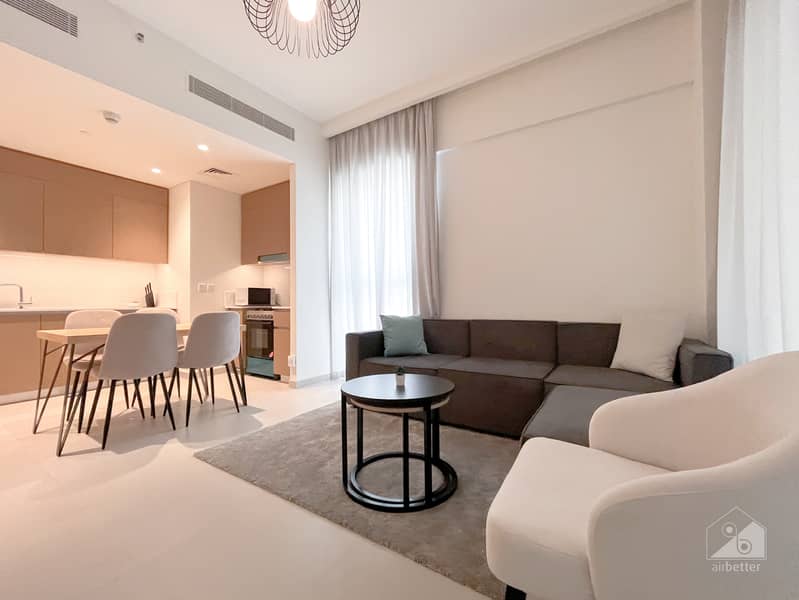 3 Creek Summer 3 Apartment 406-living room 6. jpg