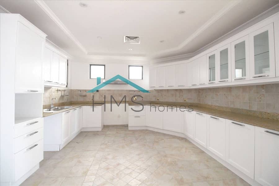 4 High Number | Atrium Entry | Skyline Views