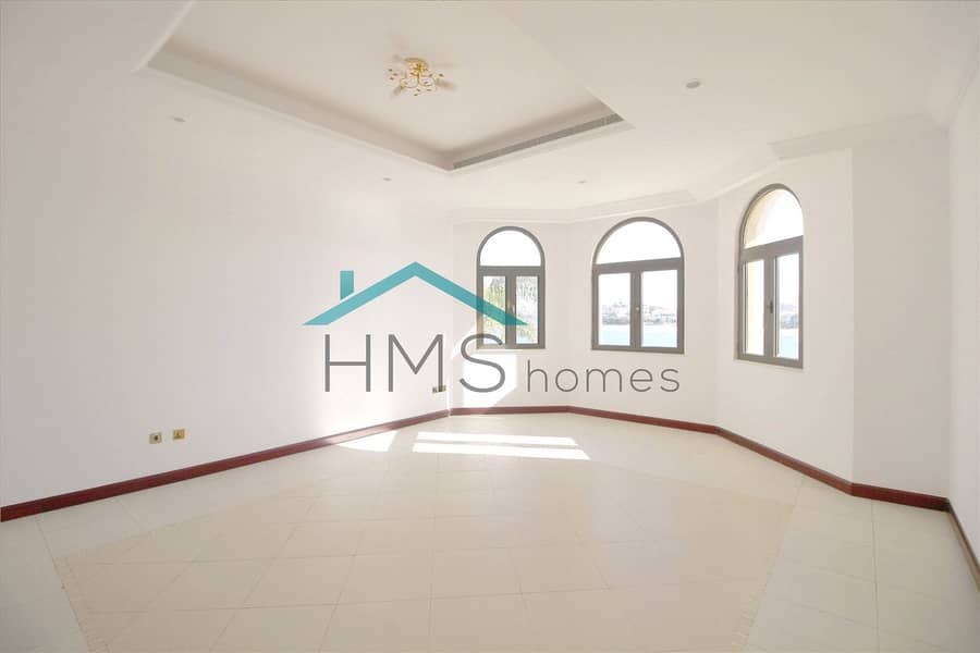 10 High Number | Atrium Entry | Skyline Views