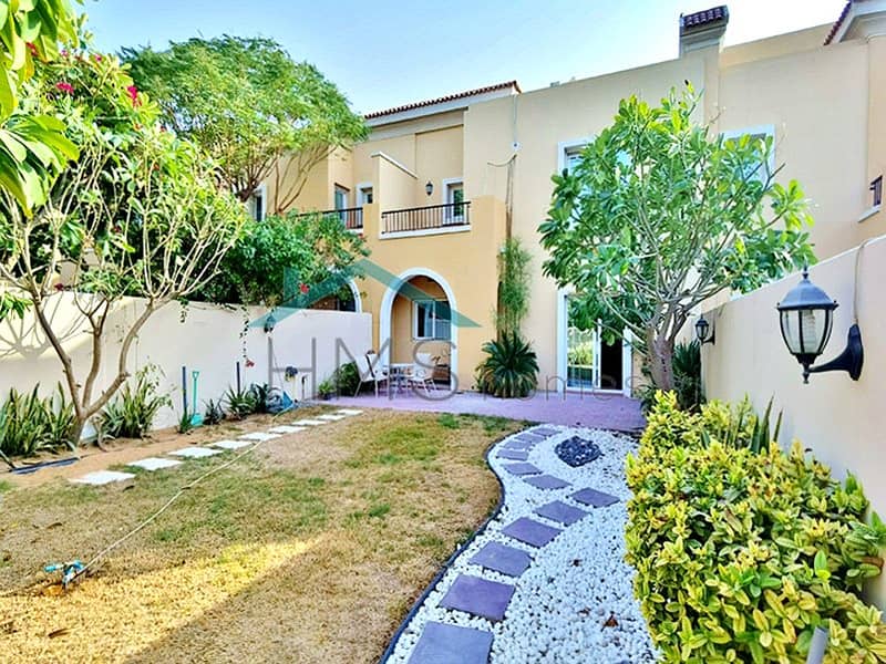 2 BACKING PARK | LOVELY GARDEN | AVAILABLE NOW