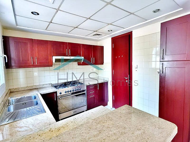 5 BACKING PARK | LOVELY GARDEN | AVAILABLE NOW