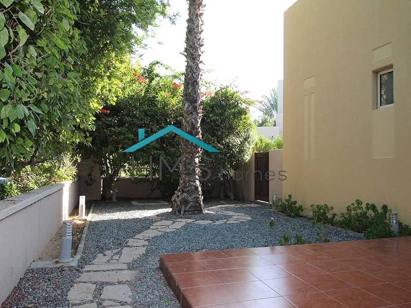 5 Large Plot Set Within Tranquil Location