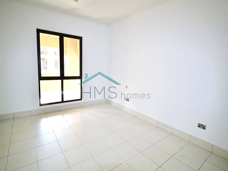 5 Bright & Spacious | Burj Khalifa View | Study
