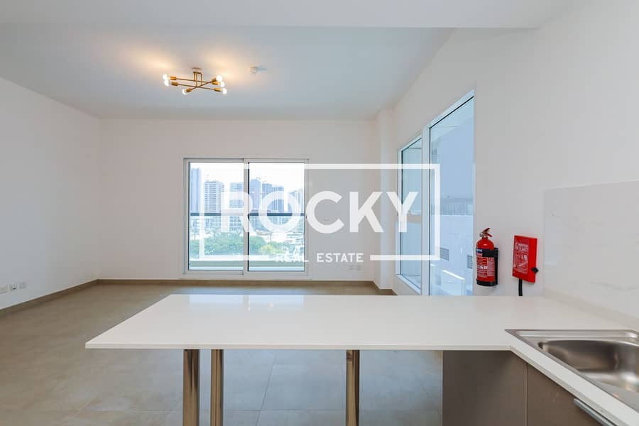 6 JVC - Sky Views Residence (5 of 23). jpg