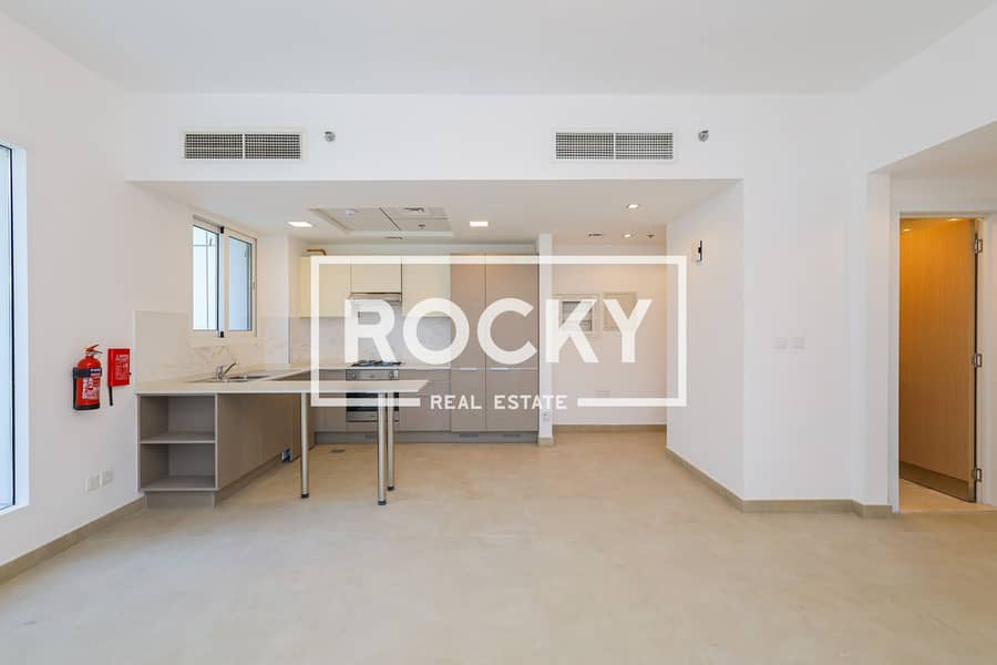 9 JVC - Sky Views Residence (8 of 23). jpg