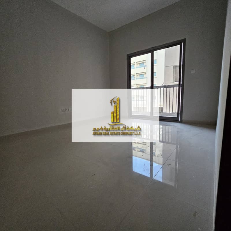 First tenant with a spacious area, two rooms and a hall, for annual