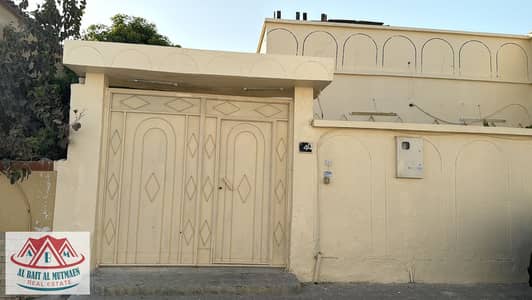 4 Bedroom Villa for Sale in Al Sabkha, Sharjah - 4ADD5FD0-0EC9-4D3D-961B-961478E4ADFC. JPG