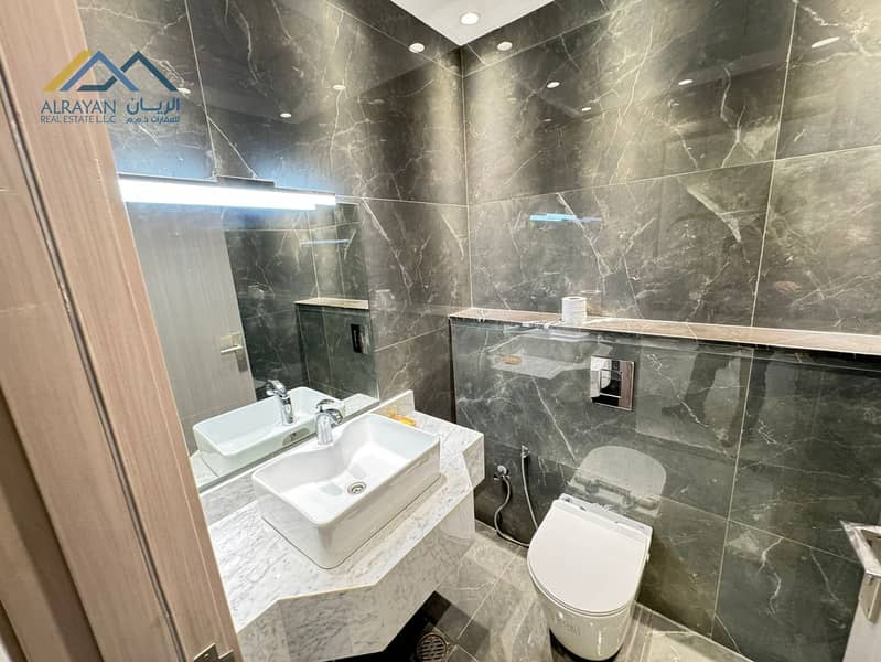 10 27bd4dc6-86b1-4ef0-96bd-bb2d589e2b87. jpg