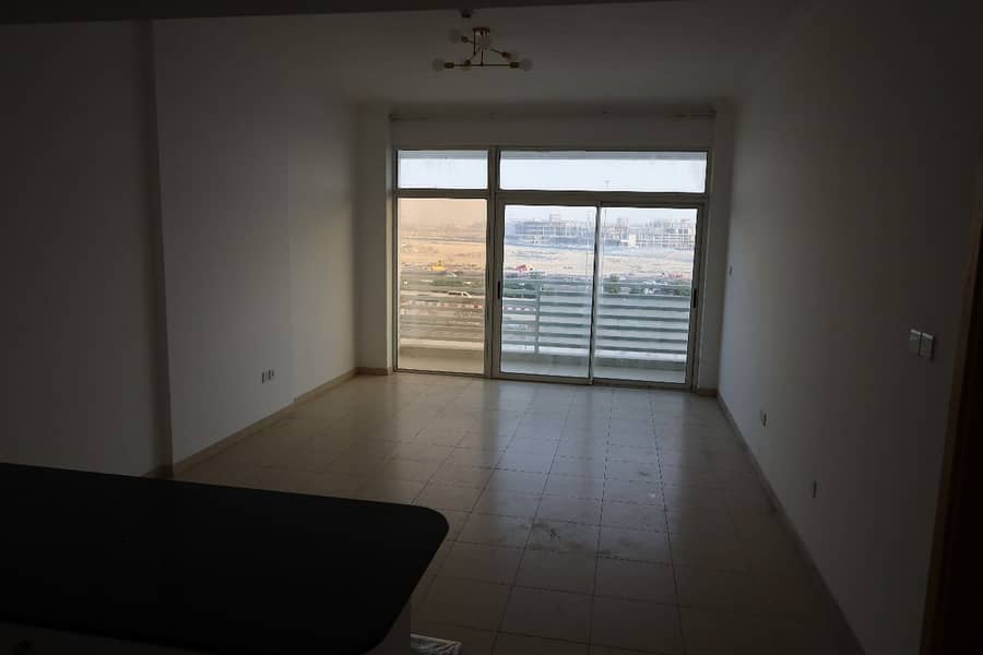 Hot Deal Best Price Spacious Unit Sale