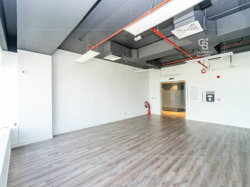 Fitted | Partitioned Office in Onyx Tower | Vacant Fitted | Partitioned Office in Onyx Tower | Vacant