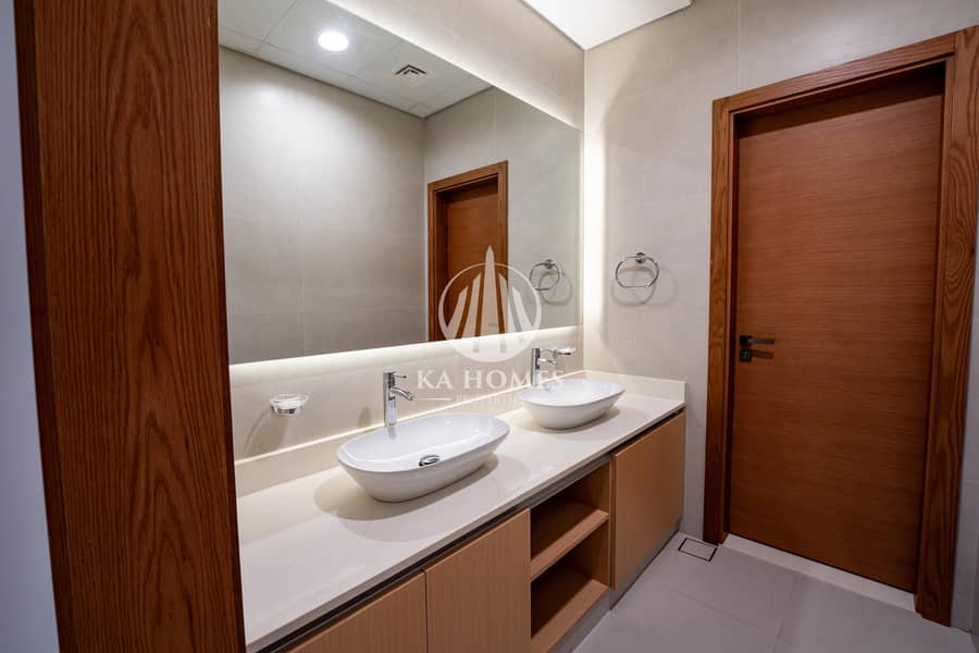 🏠 The largest in square feet At the cheapest price 🏡 5 bedrooms + a