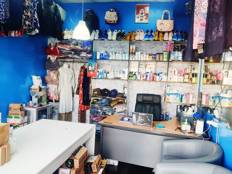 Fully Equipped & Furnished Spacious Garment Shop for Rent In Hor Al Anz