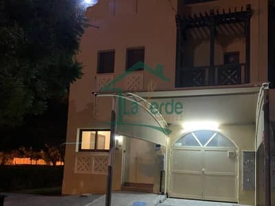 Available 3rd Nov | 3BR+M Villa | Closed Garage