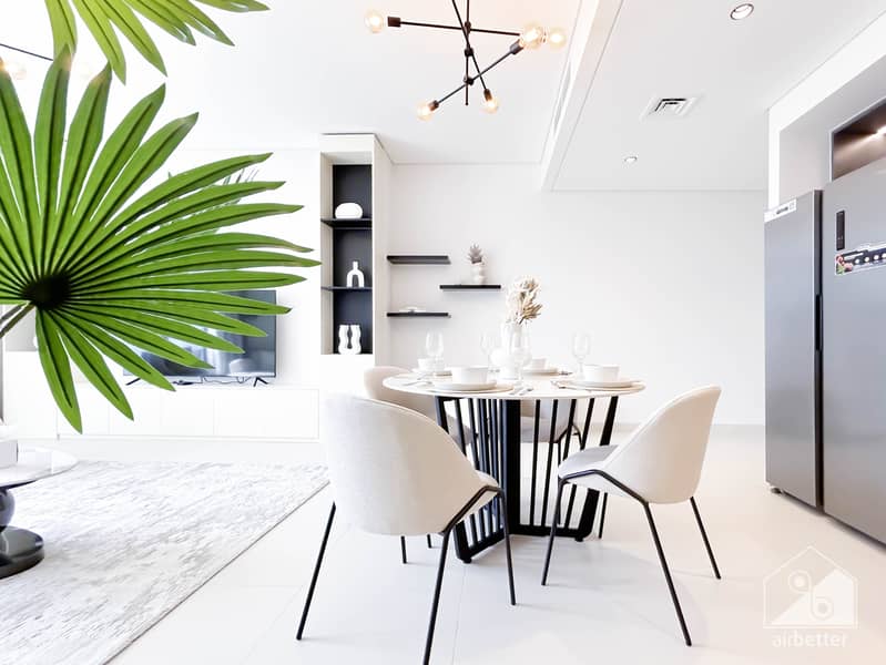 13 Crown Tower - 3401-Living-8. jpg