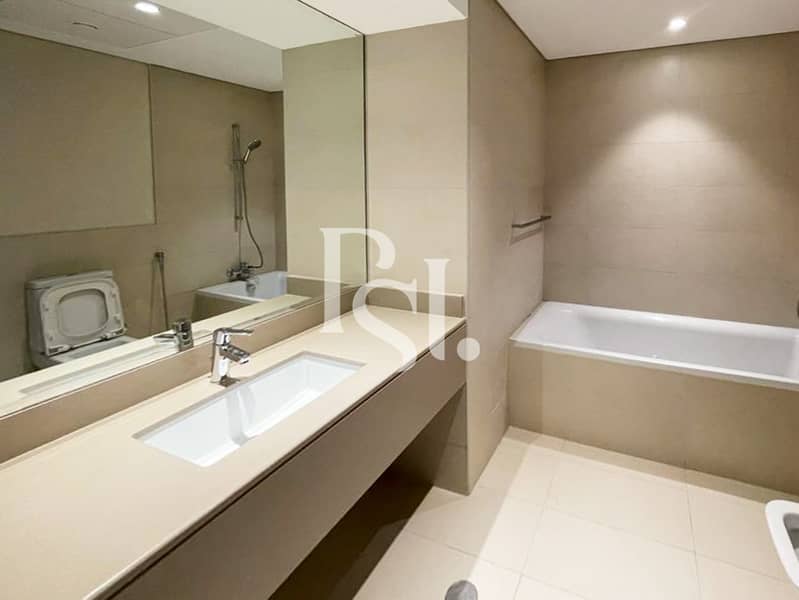 7 water-edge-yas-island-abu-dhabi-bathroom (2). JPG