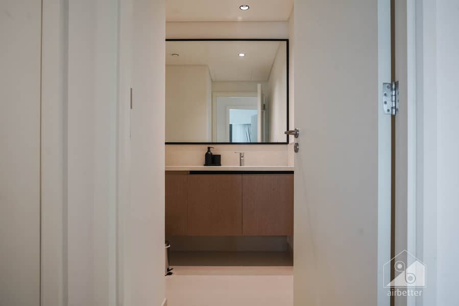 66 Crown_Tower_1807_94. jpg