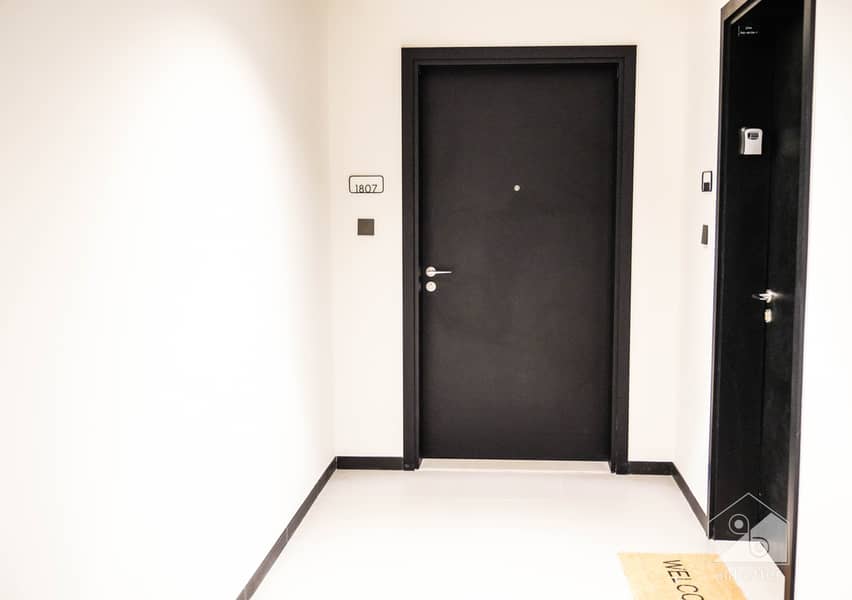 76 Crown_Tower_1807_115. jpg