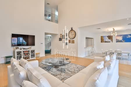 Upgraded 4 Bedroom Villa in Dubai Marina Upgraded 4 Bedroom Villa in Dubai Marina