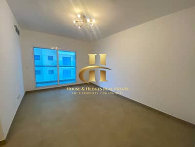 Kitchen Appliances | Ready To Move | Spacious