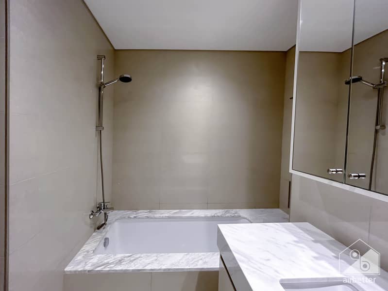 22 Burj Royale 3402-Master Room-6. jpg