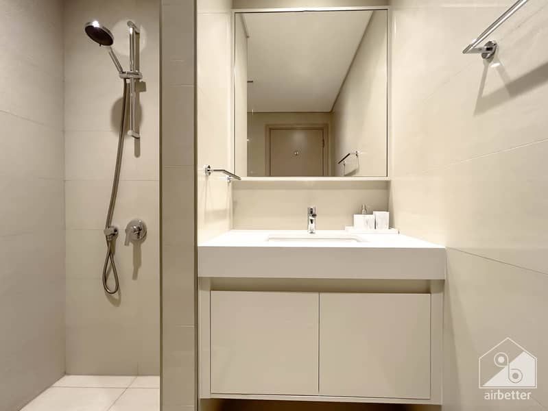 43 Burj Royale 3402- WC2-1. jpg
