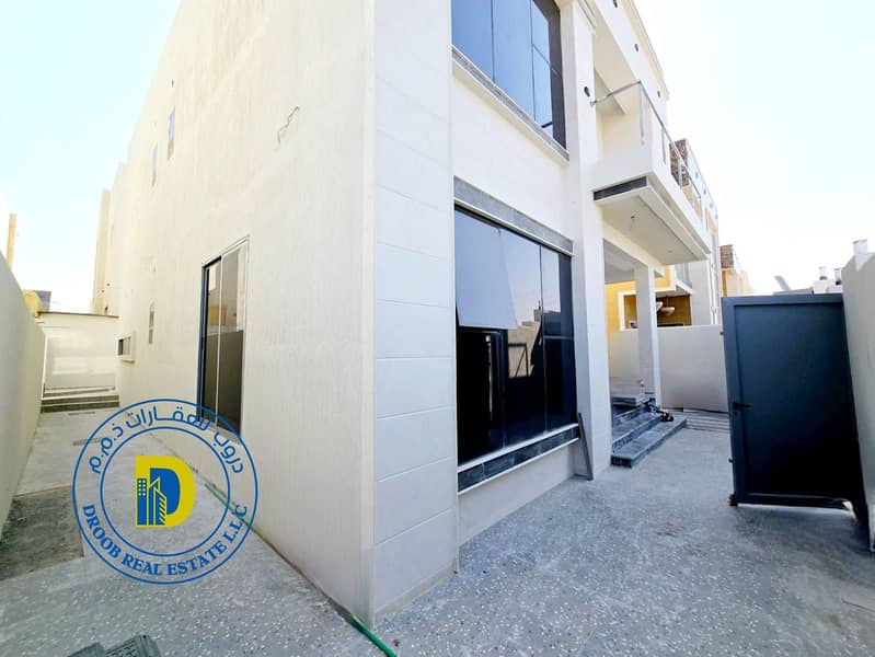 For sale, a 5bedroom villa with a roof in Al Yasmeen, opposite the