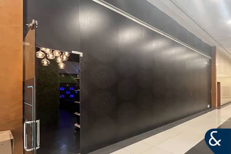 Shop for Sale in DIFC, Dubai - Rented | Large Unit |  Rooftop Access