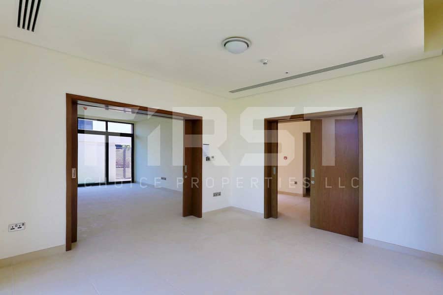 14 Internal Photo of 5 Bedroom Villa in West Yas Yas Island Abu Dhabi UAE (41). jpg