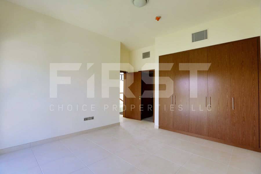 15 Internal Photo of 5 Bedroom Villa in West Yas Yas Island Abu Dhabi UAE (9). jpg