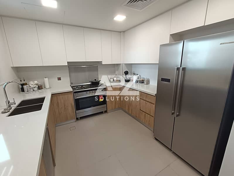 7 Kitchen 2. jpg