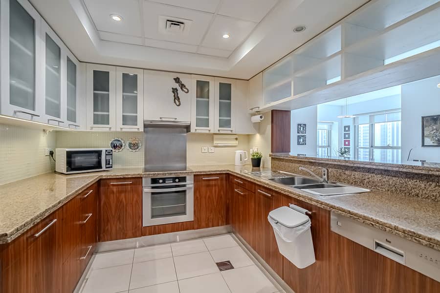 11 7RV02704-HDR. jpg