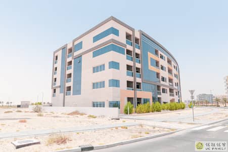 استوديو  للايجار في دبي الجنوب، دبي - Building-8. jpg