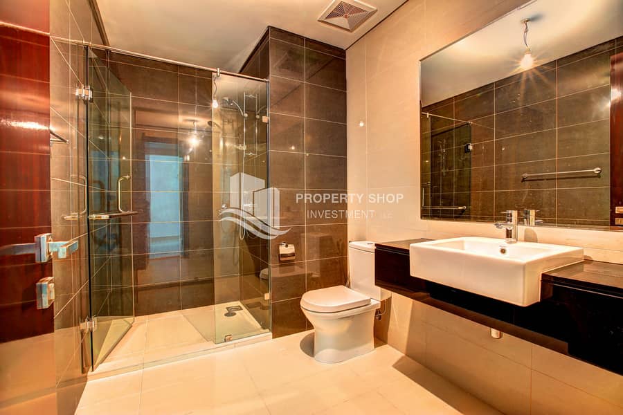16 4-br-apartment-abu-dhabi-al-reem-island-marina-square-mag-5-residences-bathroom-1. JPG