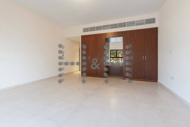 7 Upgraded Villa  with Pool -Limited time Offer