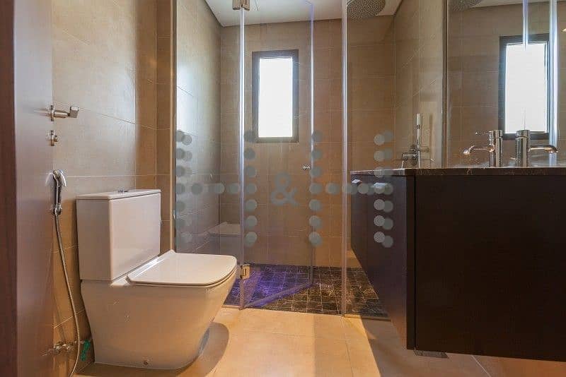 9 Upgraded Villa  with Pool -Limited time Offer