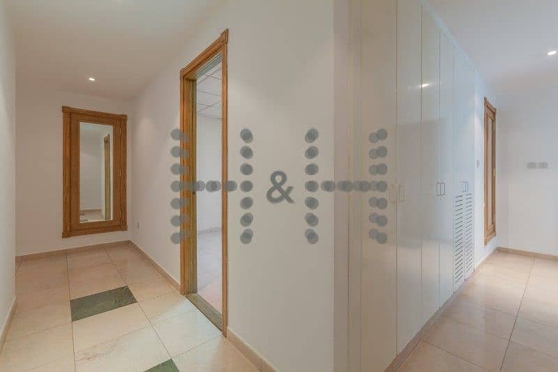 6 Spacious Chiller Free Units in Heart of Deira