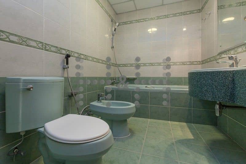 10 Spacious Chiller Free Units in Heart of Deira