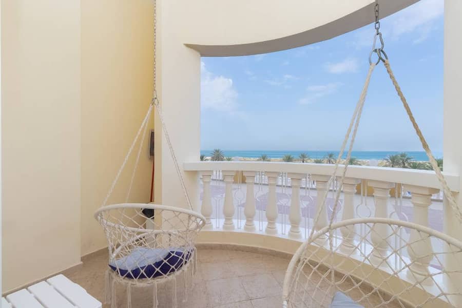 Captivating Sea Views - Beachfront -Fully upgraded Captivating Sea Views - Beachfront -Fully upgraded
