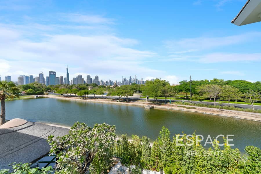 4 Bed | Upgraded | Lake and Skyline View