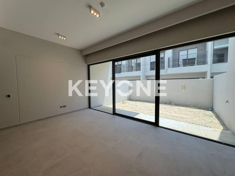 Prime Location | Unfurnished | Middle Unit Prime Location | Unfurnished | Middle Unit