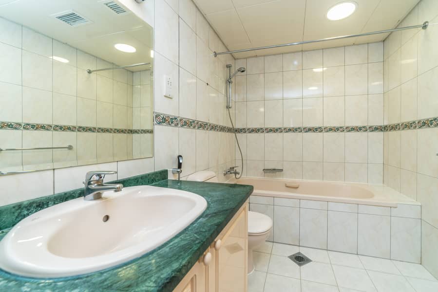 8 Al Ghurair Center 824-16. jpg