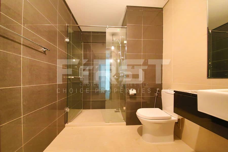 11 Internal Photo of 4 Bedroom Apartment in MAG 5 Marina Square Al Reem Island Abu Dhabi UAE (3). jpg
