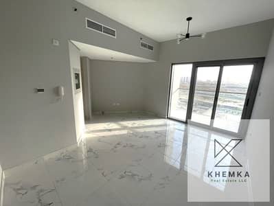 UNFURNISHED | VACANT | WITH BALCONY