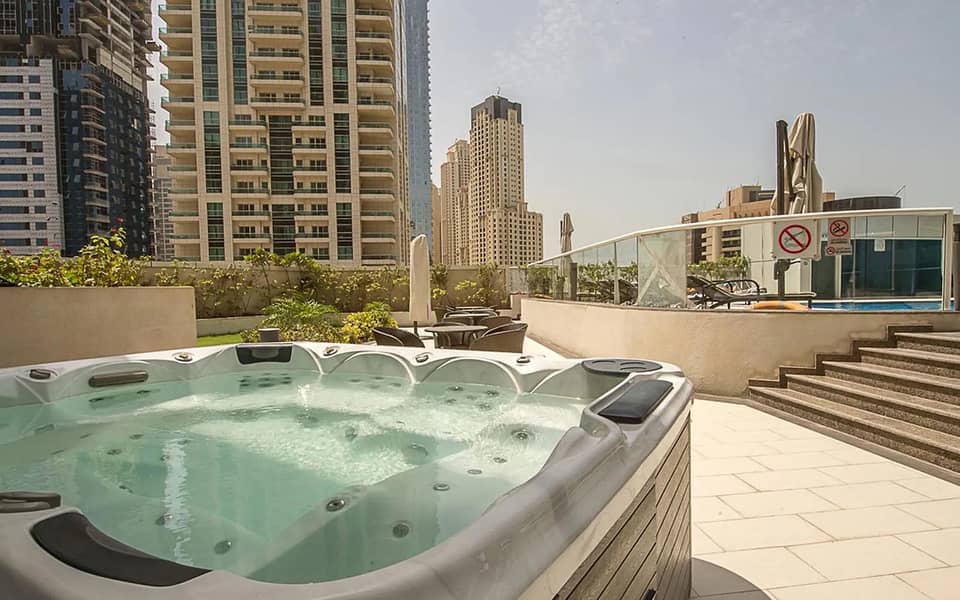 28 Jacuzzi. jpg