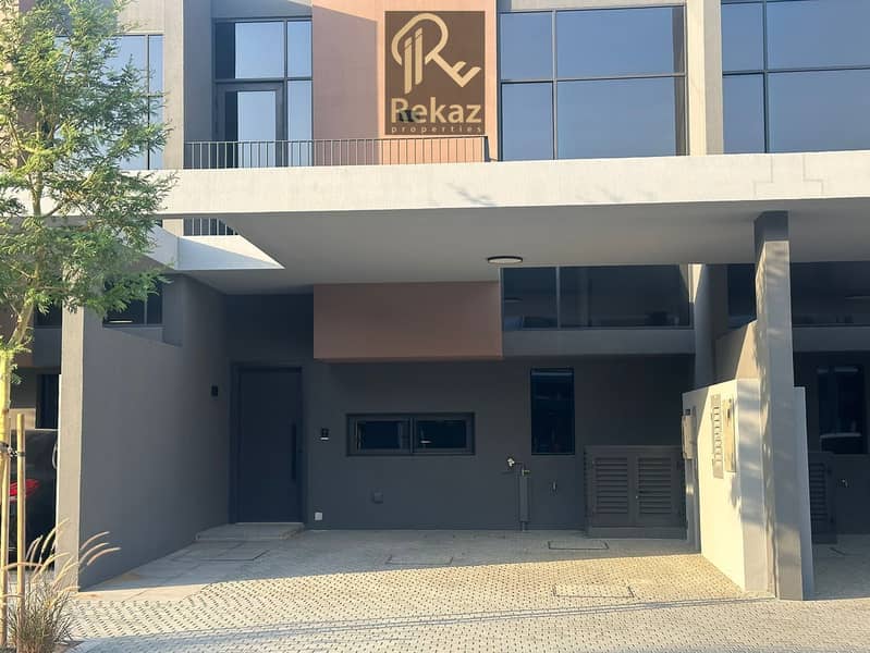 Corner Unit Smart Home Ready to Move in Green Community