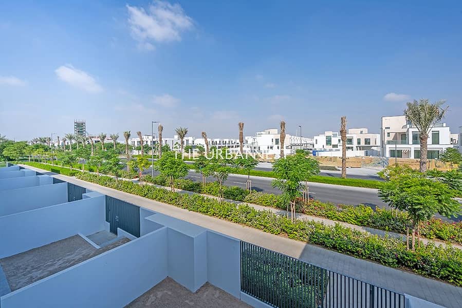 Single Row | Facing Internal Road | Quiet Location