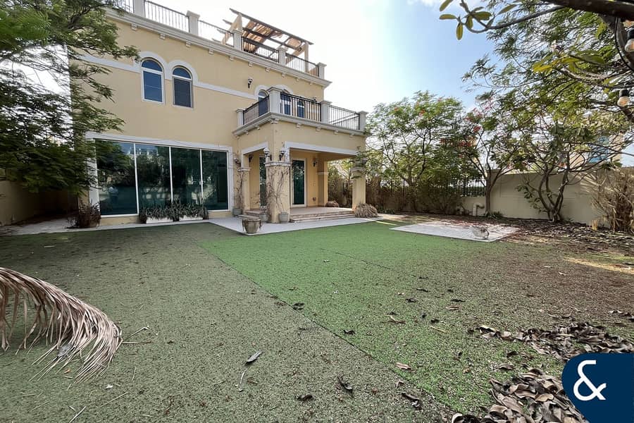 Corner Plot 4 Bed Legacy Nova Vacant