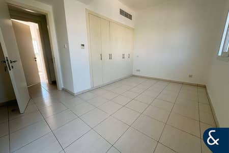 Close to Souk | Close to gate | Vacant