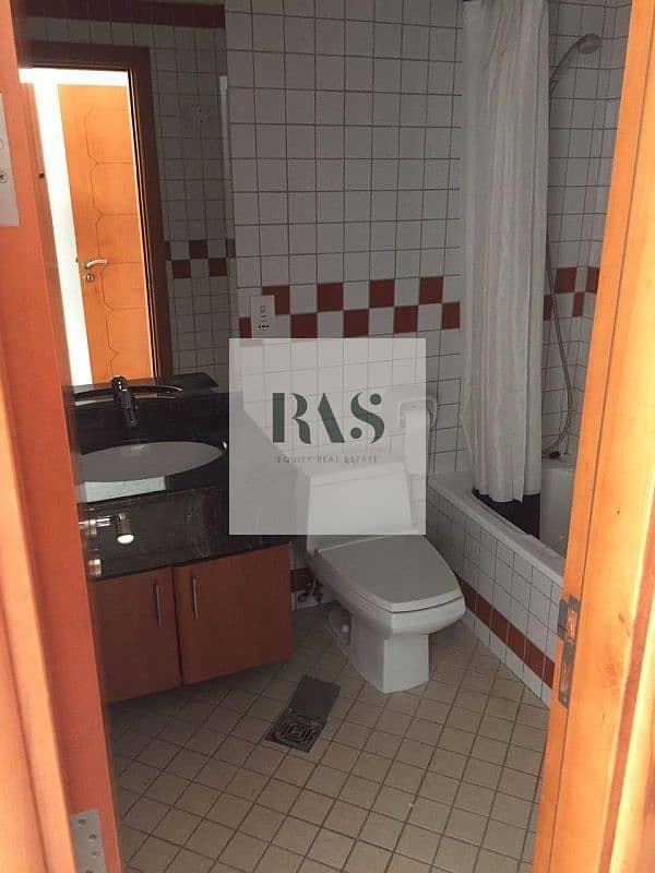 10 4. jpg